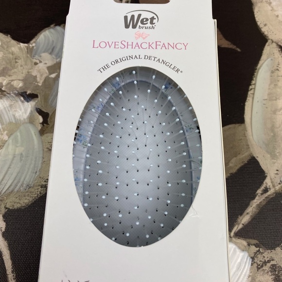 NIB LoveShackFancy Wet Original Detangler Round Brush in English Ivy Blue. - Picture 5 of 14